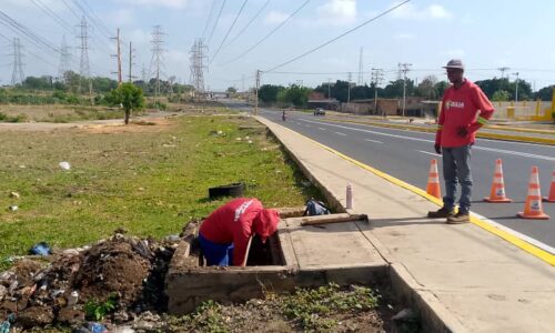 Gobernación del Zulia optimiza sistema de drenajes en la Circunvalación 3 a través del Iara