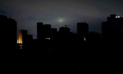 Apagón afecta a varios estados del país durante la noche del sábado