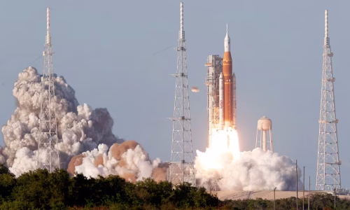 ¡Rumbo a lo desconocido!: Artemis II despega con éxito en la misión tripulada más lejana de la historia humana