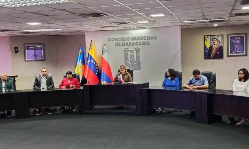 Ediles marabinos rinden homenaje al gremio contable a 53 años de su ley reguladora