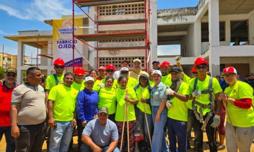 Luis Caldera inicia trabajos de refacción y equipamiento de la Unidad Educativa Luis Caballero Mejías, en Lagunillas