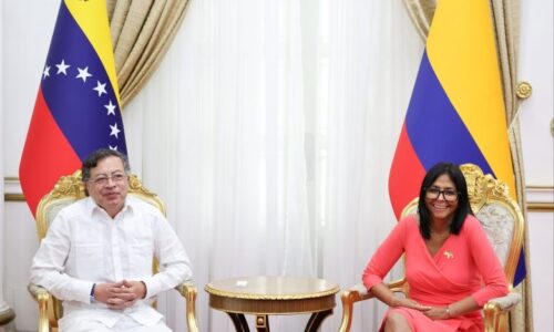 Eje Caracas-Bogotá en la era post-Maduro: Delcy Rodríguez y Gustavo Petro se reúnen en Miraflores para blindar la frontera
