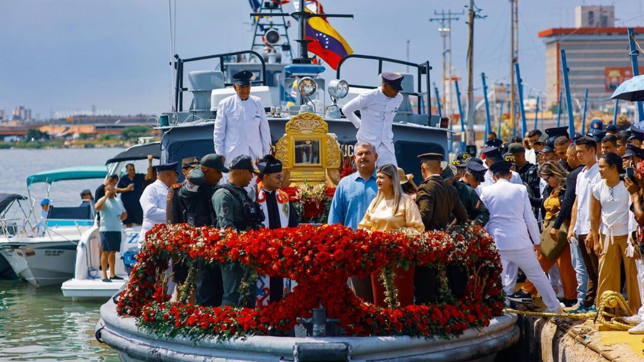 La Chinita inició Procesión Lacustre para reencontrase con sus hijos de los pueblos costeros del Zulia