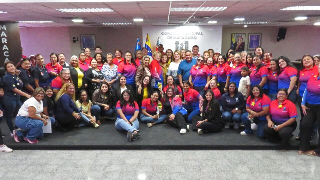 Maracaibo celebra conversatorio “De la chispa al fuego” impulsado por el Concejo Municipal