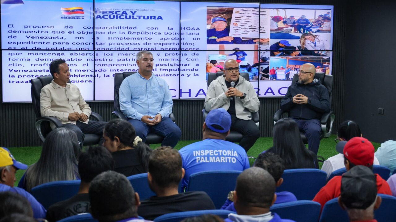 Realizan gran taller con sector cangrejero azul rumbo a la reactivación de las exportaciones