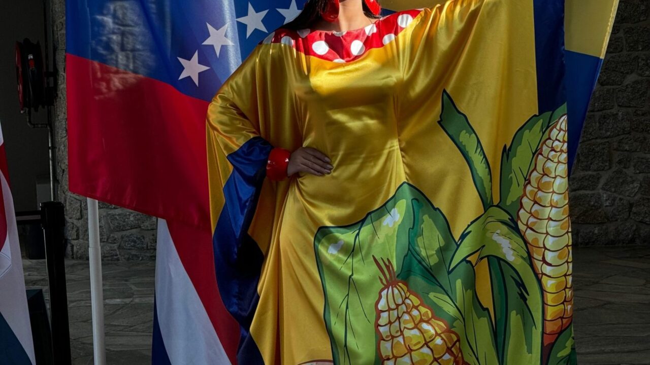 “Semblanzas 2025” Colección de mantas Wayuú: Douglas Tapia sorprende con arte y moda los escenarios de París y la UNESCO