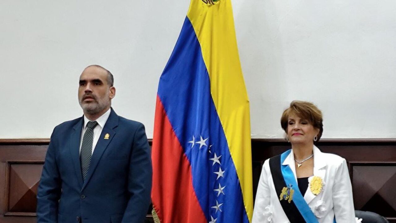 Clezulia entregó el Premio Estadal de Medicina 2024 Dr. Humberto Fernández Morán