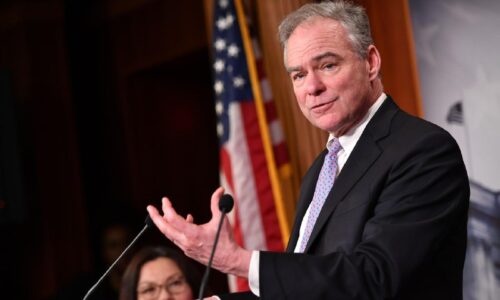 El demócrata Tim Kaine, exige a la Casa Blanca establecer hoja de ruta electoral inmediata para Venezuela