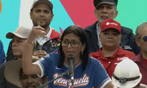Ajuste salarial: Delcy Rodríguez anunció aumento del ingreso mínimo integral a 240 dólares y pensiones a $70