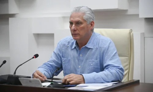 Díaz-Canel advierte sobre «amenazas sin precedentes» y descarta cualquier rendición ante EE. UU.