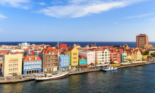 Curazao evalúa eliminar el visado para venezolanos ante desplome del turismo