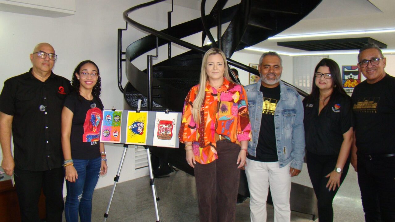 Taller de Pop Art llena de Luz, colores y armonías la Sala Itinerante del CAM Lía Bermúdez