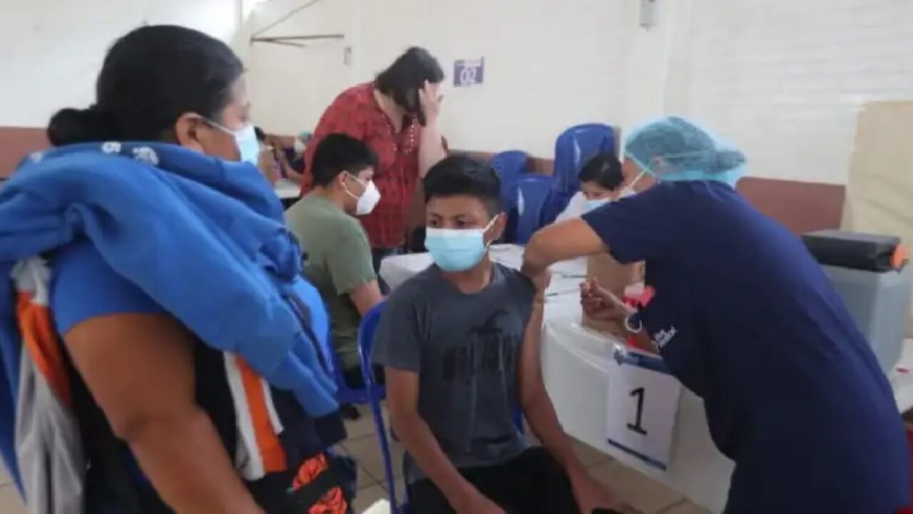 Despliegan mega jornada de vacunación que se extiende por el territorio zuliano