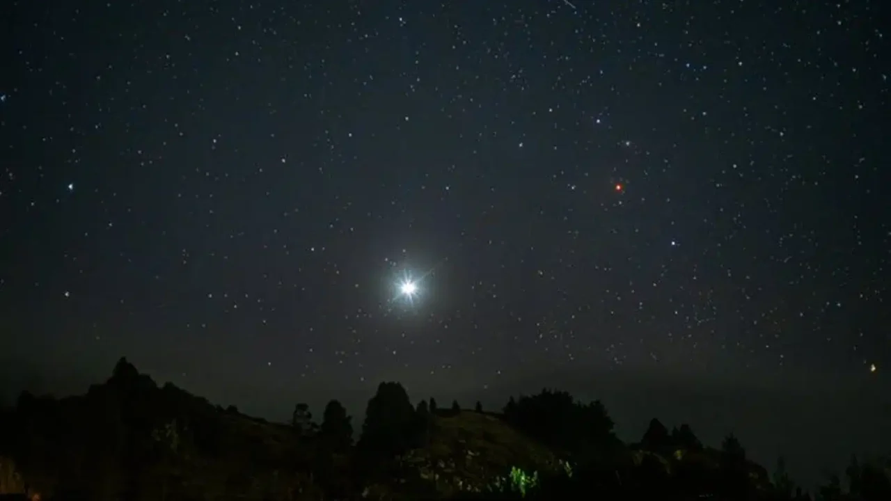 Desfile cósmico sobre Venezuela: Luna, Mercurio, Venus y Júpiter se alinean en el cielo esta semana