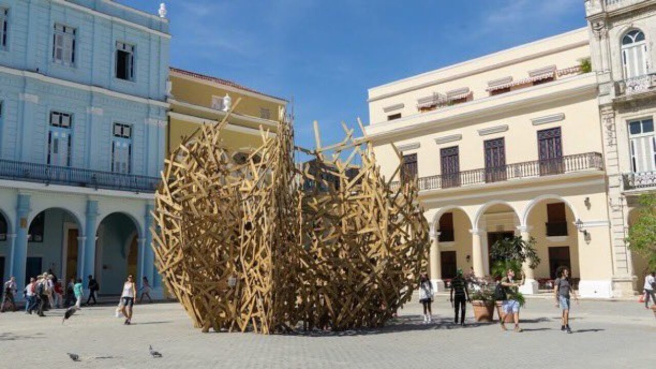 Escultura en La Habana: Un Gesto Cultural que se convierte en símbolo de protesta