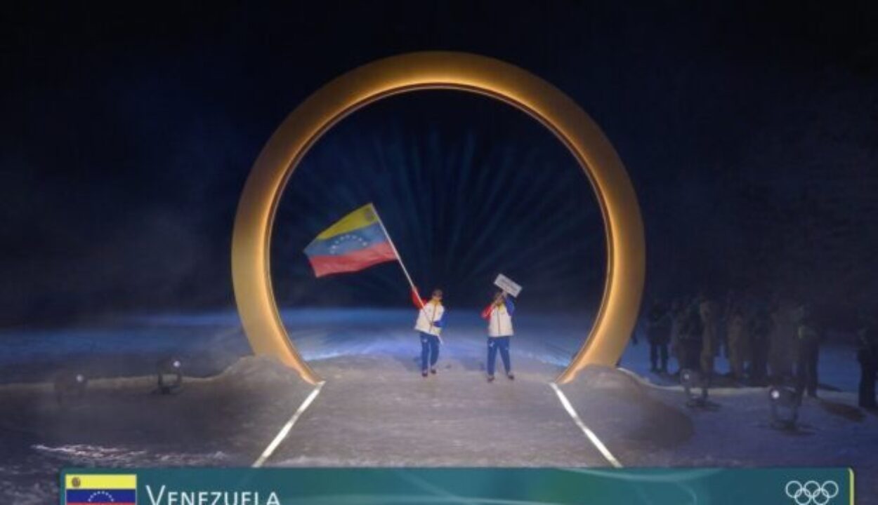 Nicolás Claveau abandera a Venezuela en la inauguración de los Juegos Olímpicos de Invierno Milano-Cortina 2026