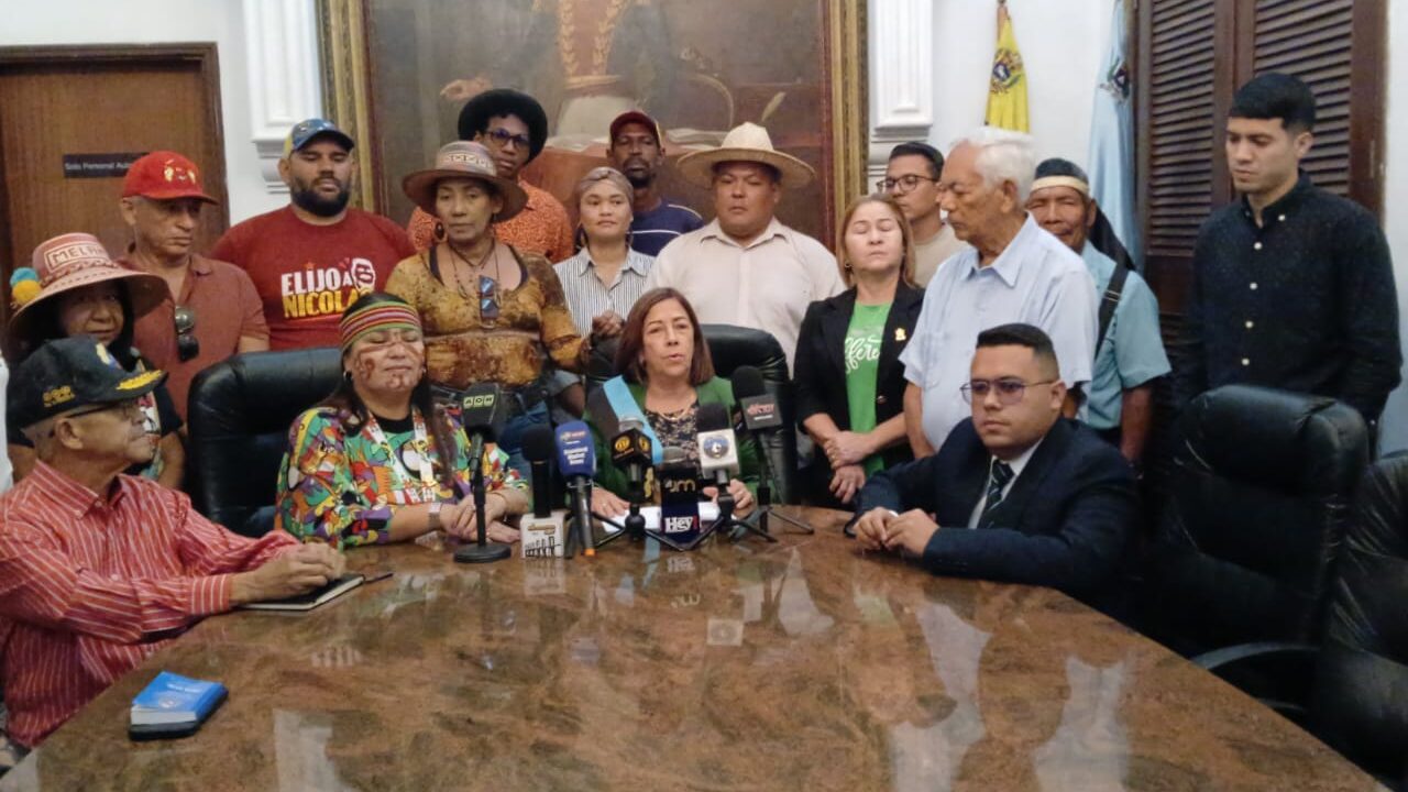 Orden «Robert Serra» Galardona a Jóvenes Promesas del Zulia