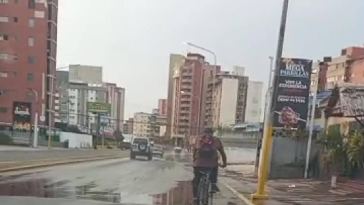 Alcaldía de Maracaibo hace llamado de atención a responsables por botes de agua