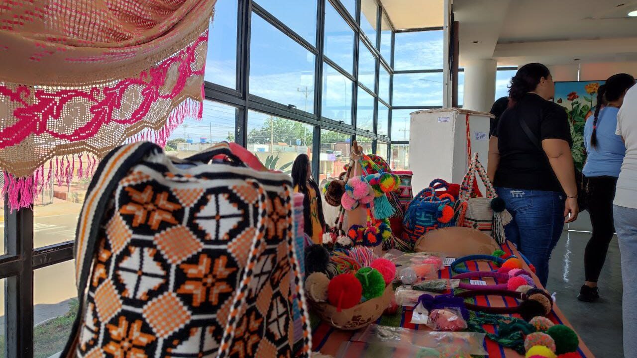 Artistas de San Francisco inauguran la exposición «Arte en Resistencia» en honor a los Pueblos Originarios