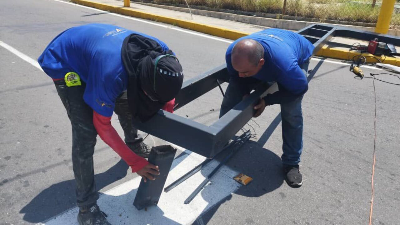 Dispositivo de seguridad acompaña instalación de semáforos inteligentes en Maracaibo