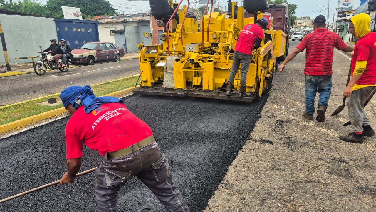 Gobernación del Zulia acelera trabajos viales y patrimonialesen el casco central de Maracaibo por la Bajada de La Chinita