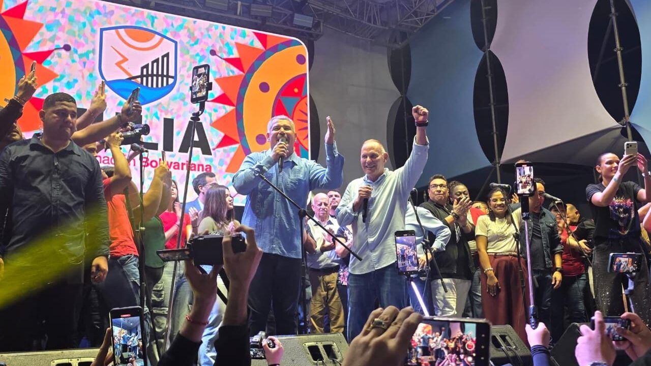 Marabinos colmaron Avenida Bella Vista en el encendido de la Feria de La Chinita