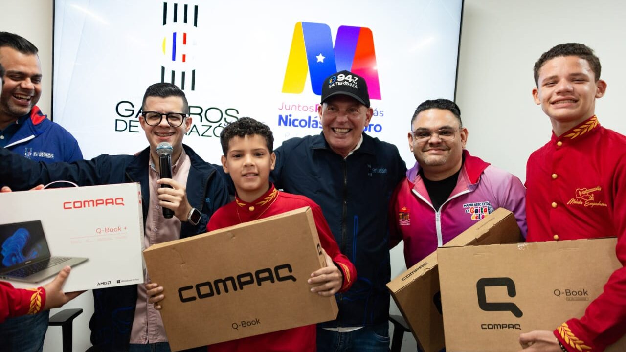 Ganadores y clasificados de categoría infantil «Maracaibo elige la gaita del año» recibieron sus premios