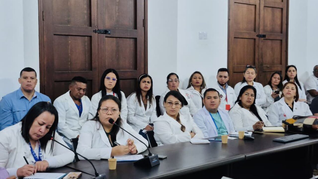 Gobernador Caldera se reúne con Estado Mayor de Salud para consolidar rutas de atención en 2026