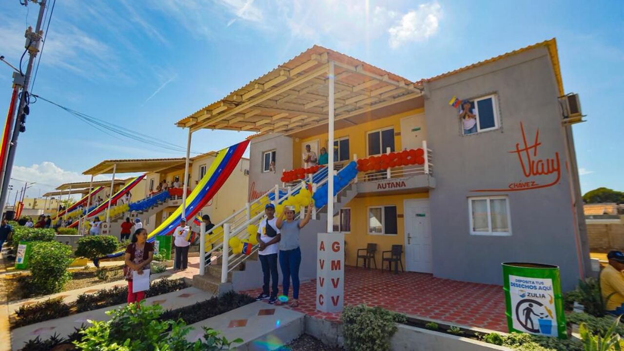 Gobierno Bolivariano entrega 16 viviendas y 763 títulos de tierra en el Zulia