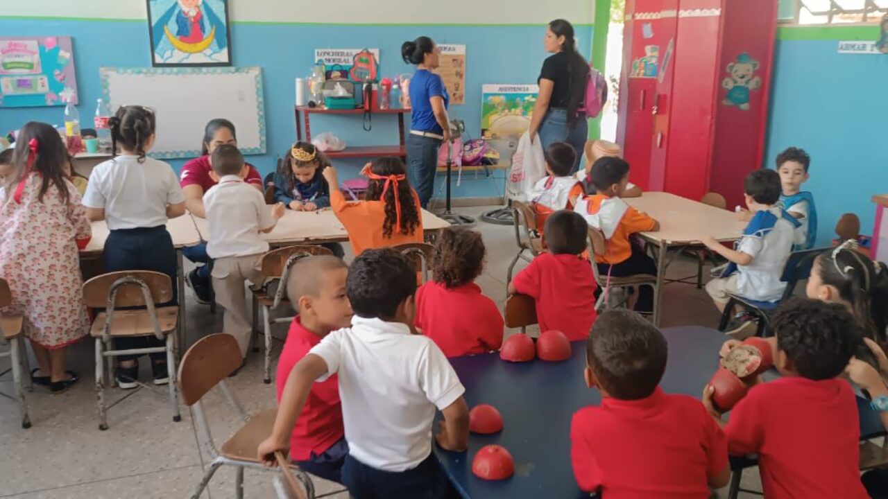 Rotaract Catatumbo educa sobre la zulianidad en Lucila Palacios