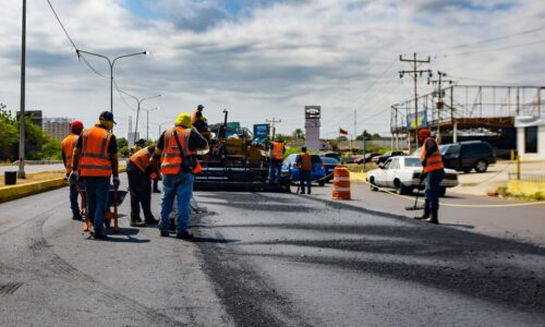 Gobernador Luis Caldera dio inicio a la segunda fase del asfaltado en la C1