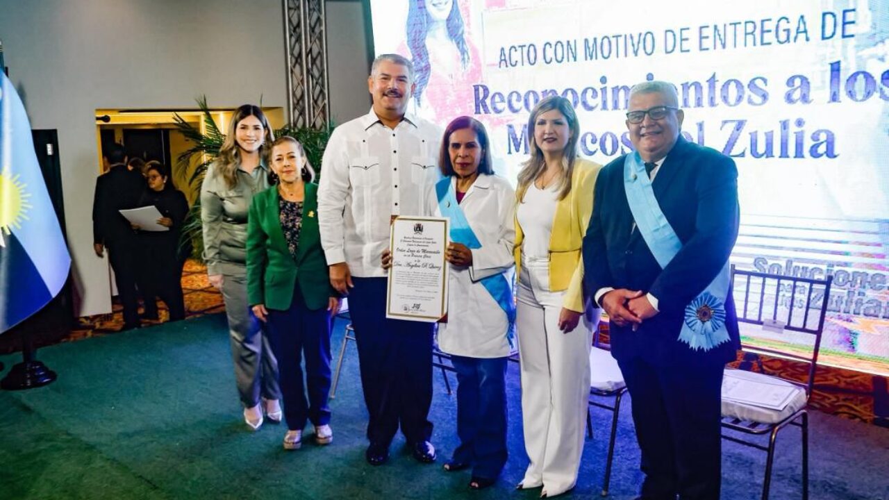 Orden Humberto Fernández Morán y Lago de Maracaibo entrega el gobernador a médicos zulianos
