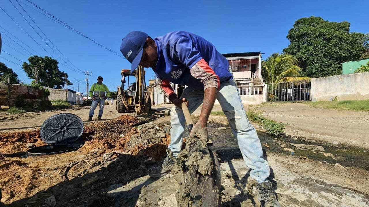 Más de 1.400 familias beneficiadas con saneamiento de 6 kilómetros de colectores en sector La Salina de Maracaibo