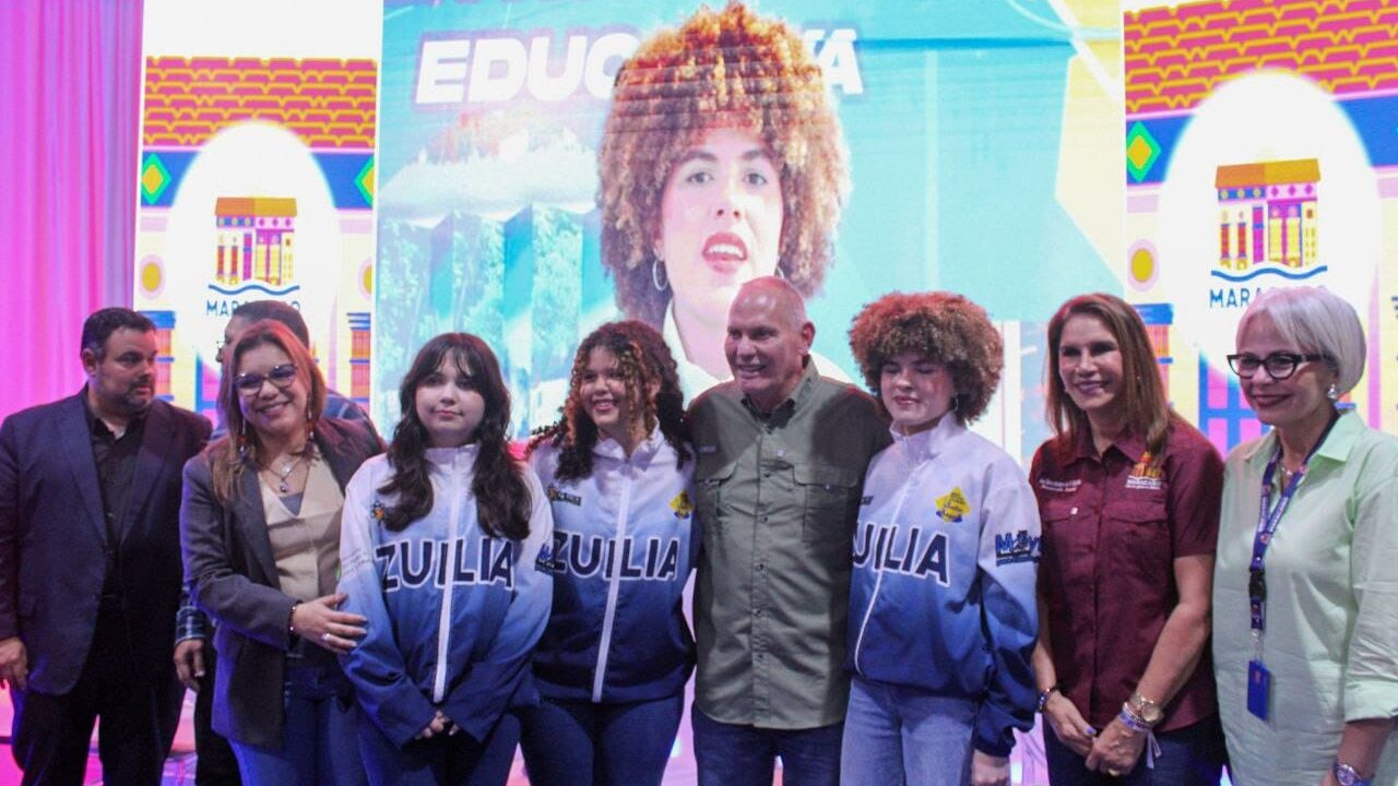 Maracaibo es la capital de la robóticaAlcalde Di Martino entregó reconocimientos a los triunfadores de la WRO 2025