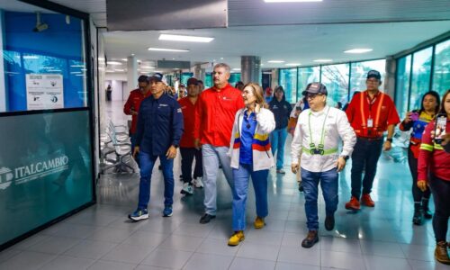Ministra Jacqueline Farías inspeccionó trabajos de reacondicionamiento del Aeropuerto La Chinita en Maracaibo