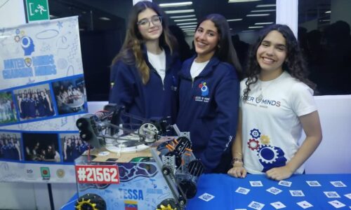 Impulsando el Futuro: Entrega de Kits de Robótica en Maracaibo