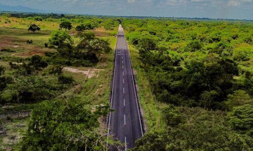 Gobernador Luis Caldera entrega 50 kilómetros rehabilitados de la vía Machiques-Colón