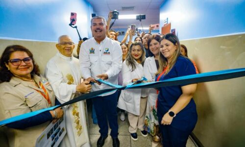 Gobernador Caldera entrega rehabilitadas y equipadas UCI, Unidad de Imágenes y Rayos X del Hospital II de Niños de Maracaibo