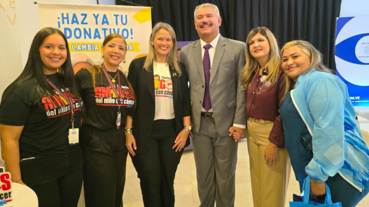 Gobernador Luis Caldera acompaña la instalación del XIII Congreso Internacional de la Facultad de Medicina de LUZ