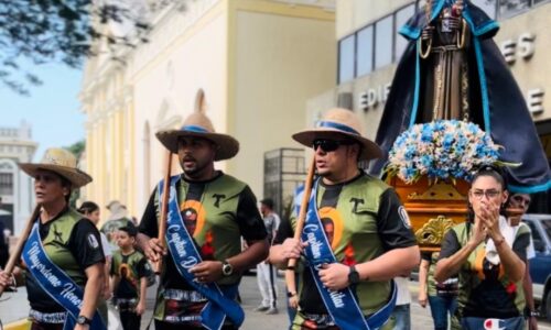 Con una sesión solemne y una espectacular puesta en escena de chimbangleros el Concejo Municipal de Maracaibo conmemoró el Día de la Afrovenezolanidad
