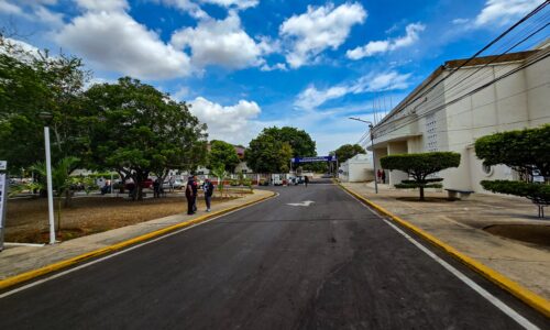 Gobernador Luis Caldera entrega vías recuperadas en la Facultad de Medicina con el Plan LUZ