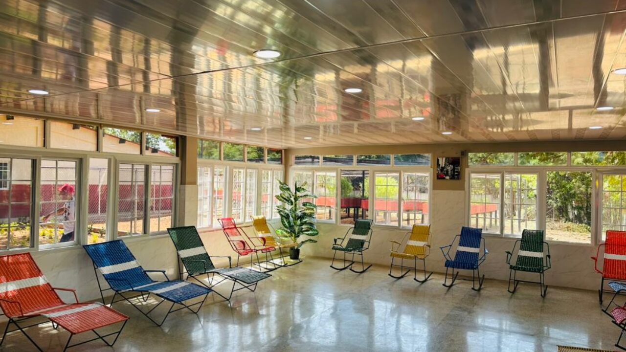 Gobernador Luis Caldera inaugura espacios en el Centro Residencial Dr. Joaquín Esteva Parra para adultos y adultas mayores