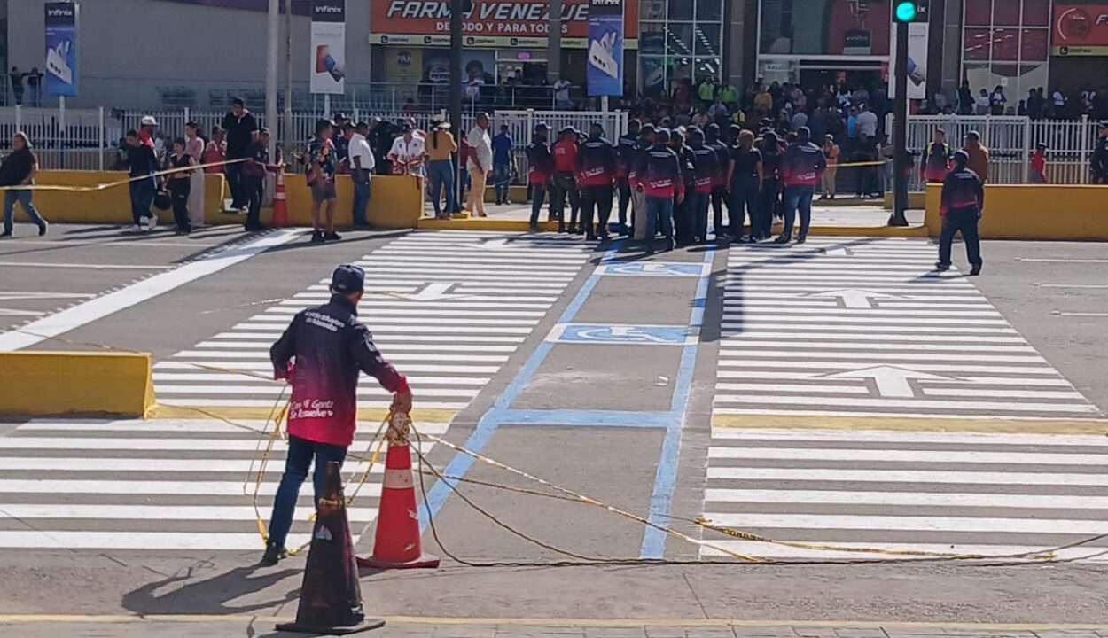 Maracaibo frena la anarquía vial: Giancarlo Di Martino inaugura moderno paso peatonal en el centro y anuncia diez más para la ciudad