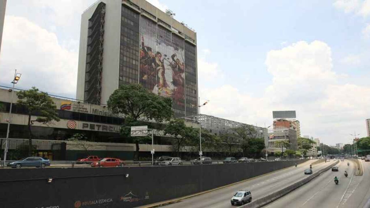 Presidente Nicolas Maduro destituye a Asdrúbal Chávez y nombra a Pedro Tellechea como nuevo presidente de PDVSA