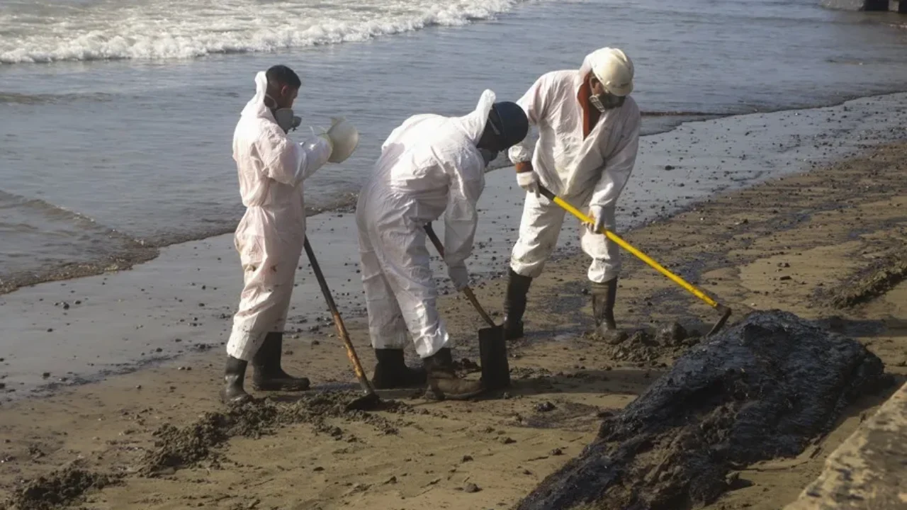 Emergencia ecológica en el Caribe: Venezuela exige indemnización y reportes técnicos a Trinidad y Tobago por derrame petrolero