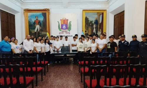 Estudiantes de la U.E.P. Campo Carabobo descubren la historia de Maracaibo en recorrido patrimonial guiado por Corzutur