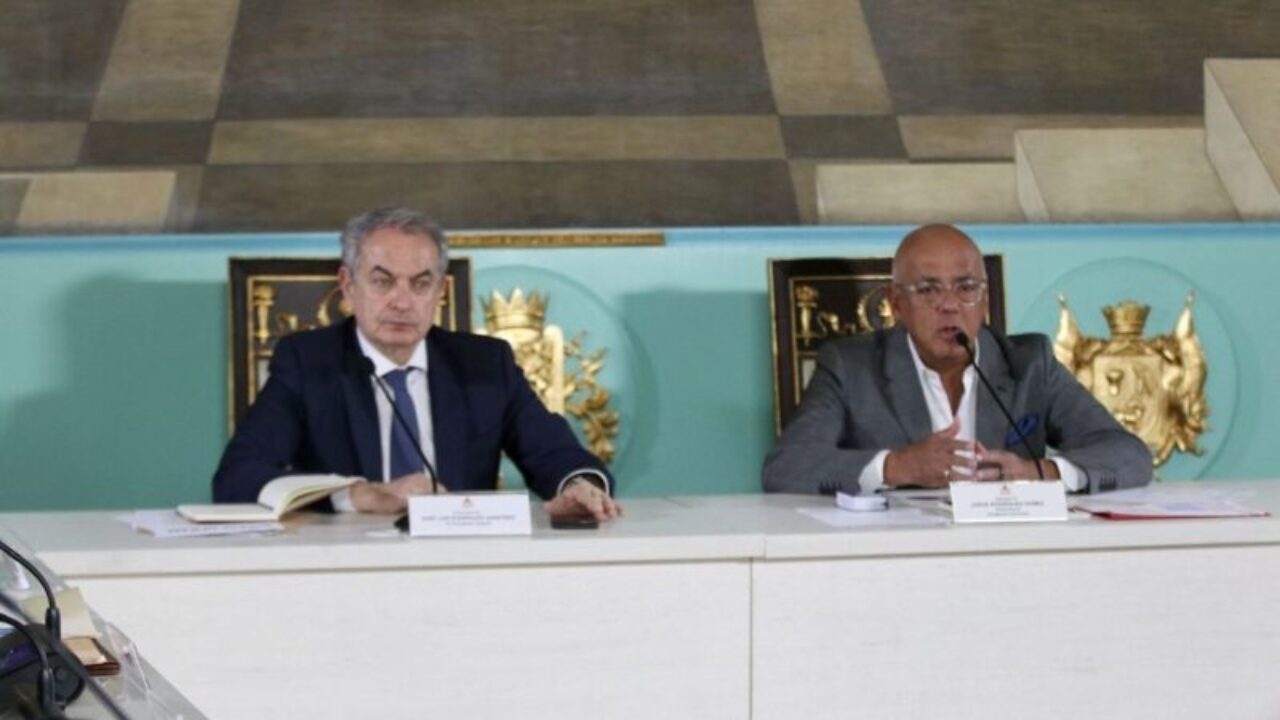 Zapatero a EE.UU.: «Si quieren una Venezuela estable, ayuden a su economía»