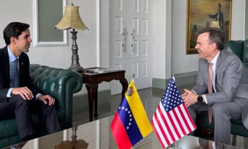 Relevo estratégico en Caracas: John Barrett asume la misión de EE. UU. para ejecutar el “Plan de Tres Fases” de Washington