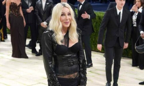 Leyenda y vigencia pop: Cher celebra 80 años desafiando las reglas del tiempo y la reinvención