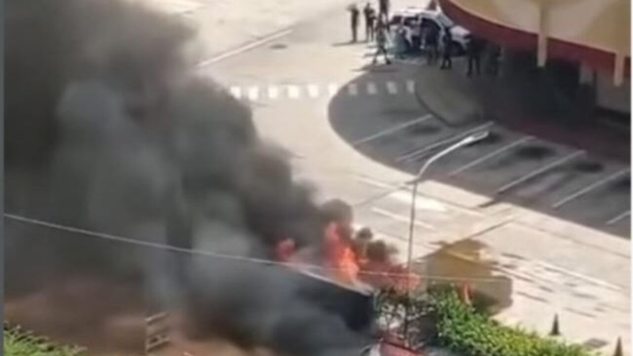 Maracaibo:Siniestro vial provoca explosión de transformador y emergencia eléctrica frente a Centro Comercial Ciudad Chinita